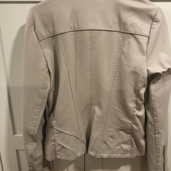 Guess jacket size M/M/M - Picture 8 of 10